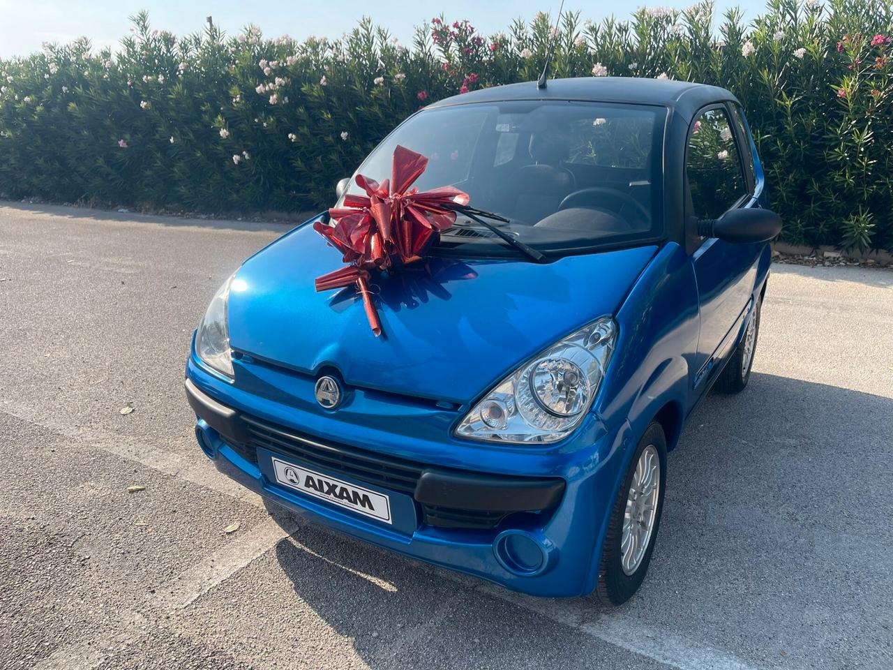 Minicar Aixam City blue edition