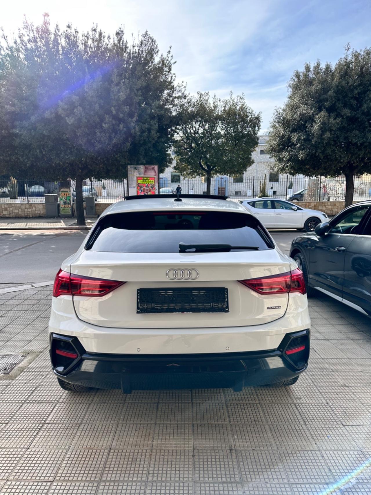 Audi Q3 S line Tetto apribile Navi 200cv