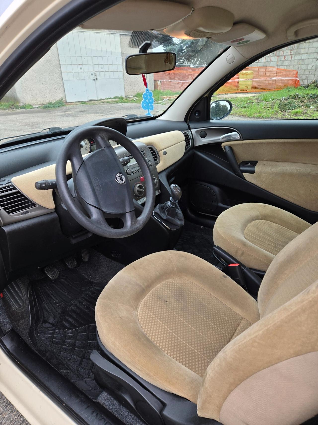 Lancia Ypsilon 1.2 benzina