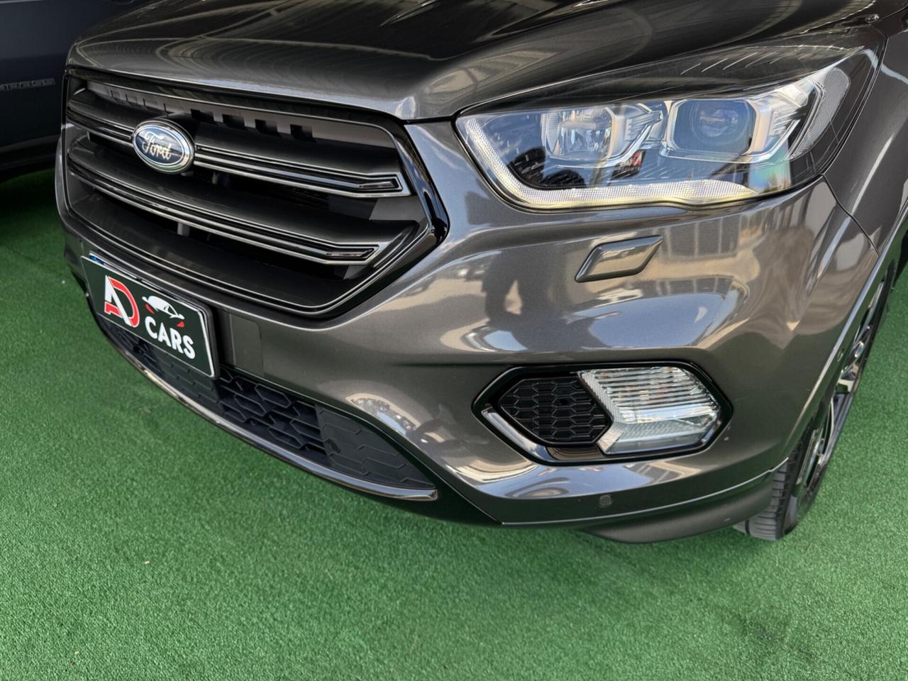 Ford Kuga 2.0 TDCI 120 CV S&S 2WD Powershift ST-Line