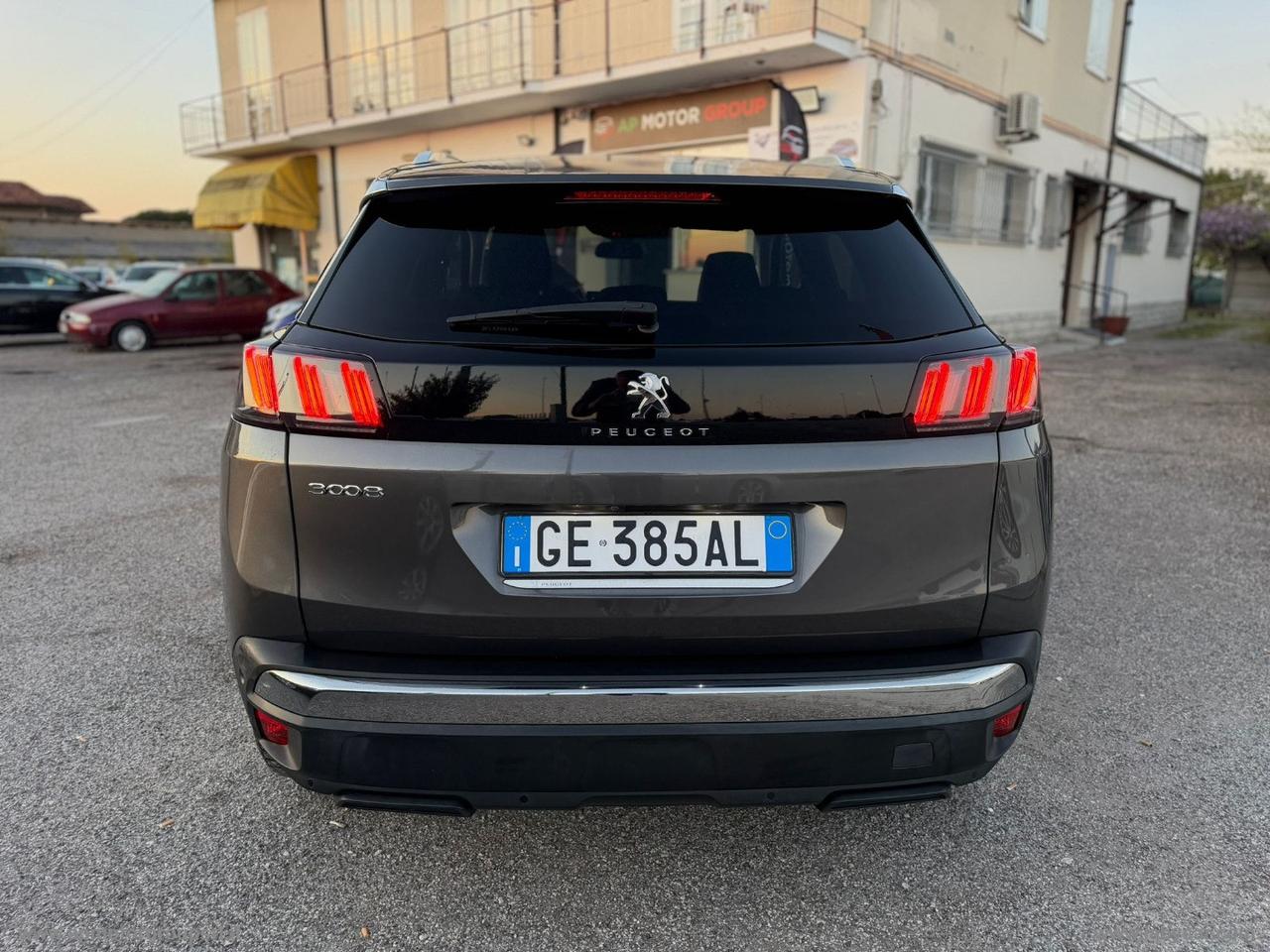 PEUGEOT 3008 BlueHDi 130 S&S Allure