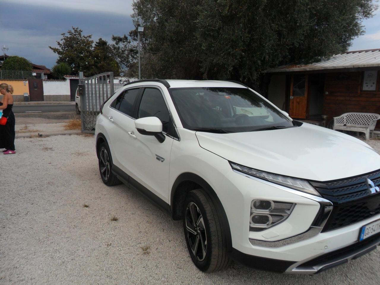 Mitsubishi Eclipse Cross 2.4 MIVEC 4WD PHEV Instyle SDA Pack 0
