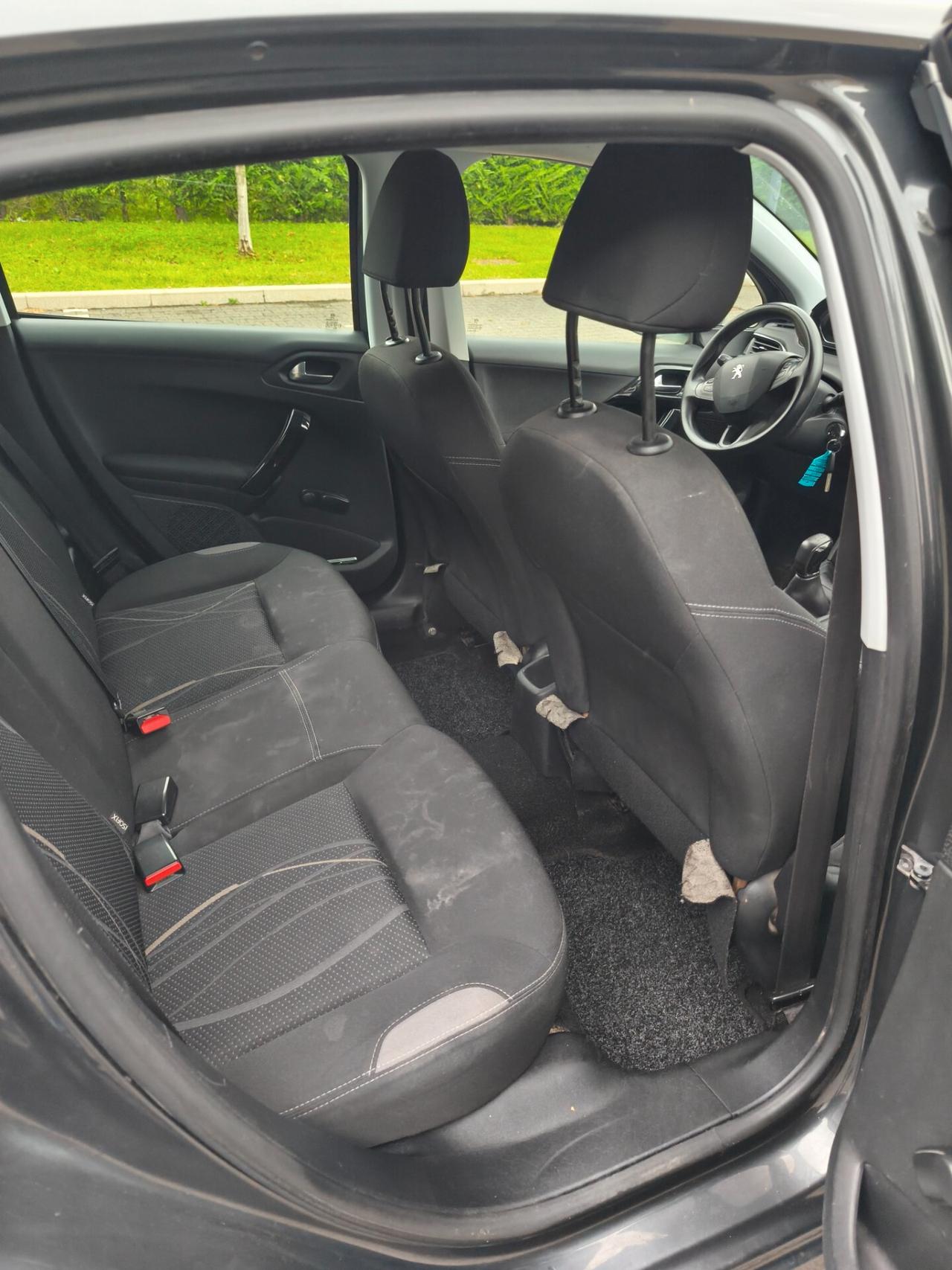 Peugeot 208 1.2 NEOPATENTATI GARANZIA