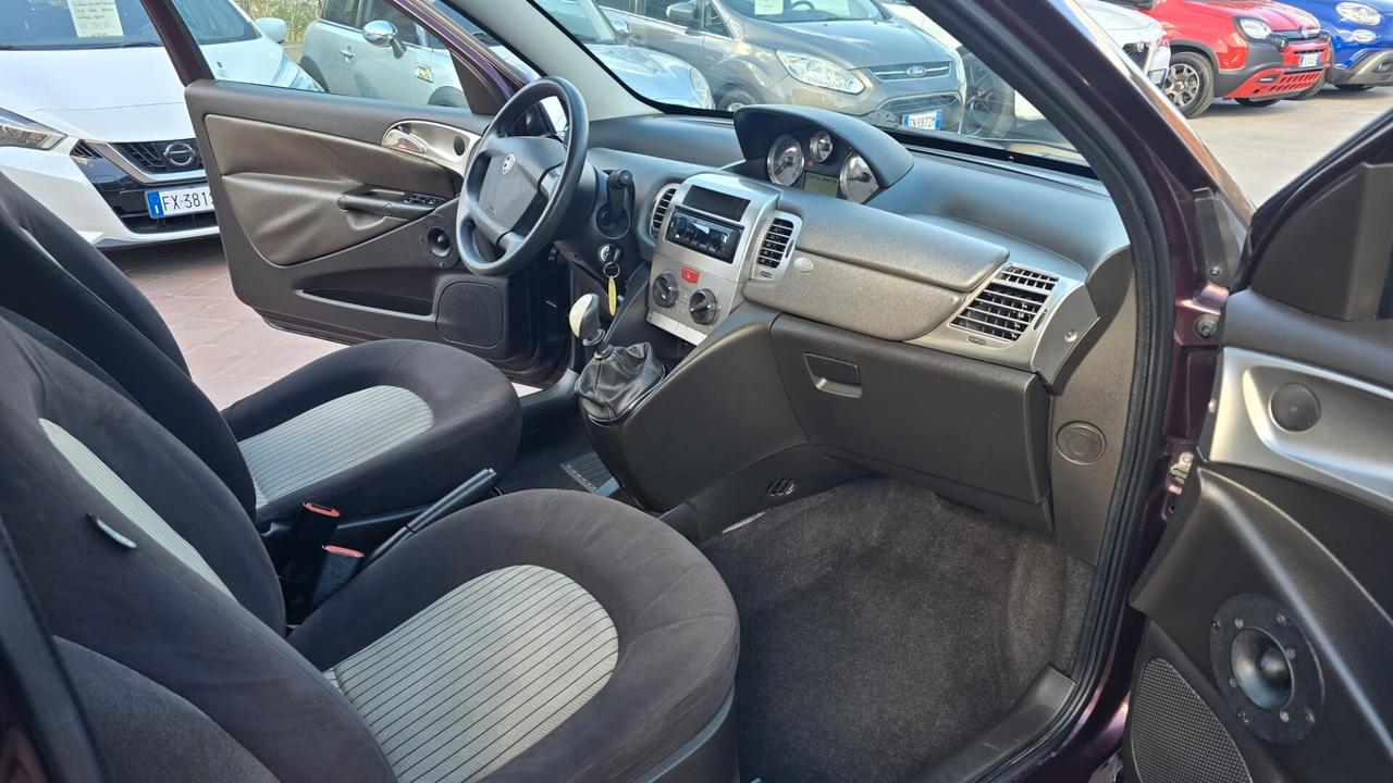Lancia Ypsilon 1.2 Oro Bianco