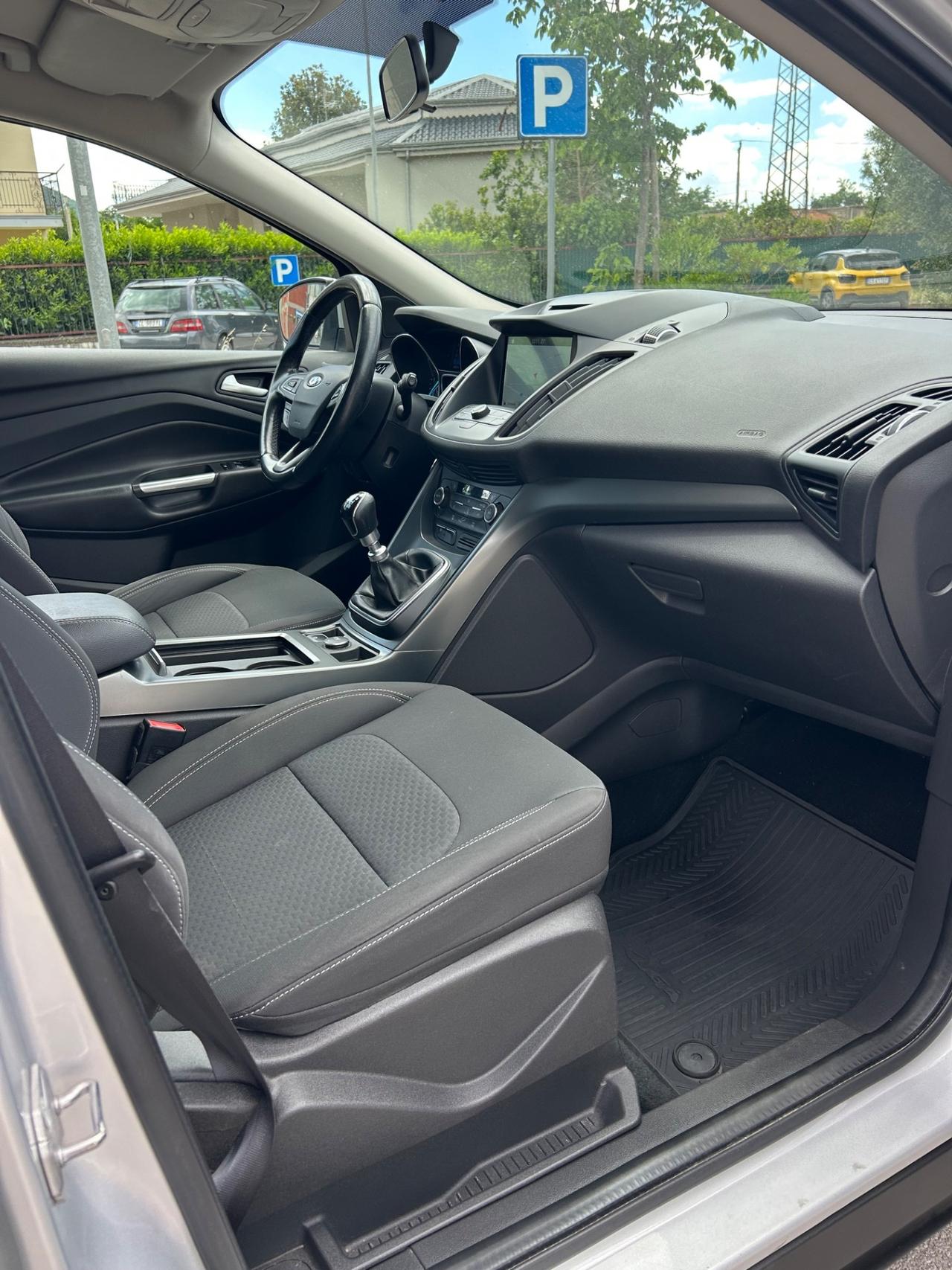 Ford Kuga 1.5 TDCI 120 CV S&S 2WD ST-Line