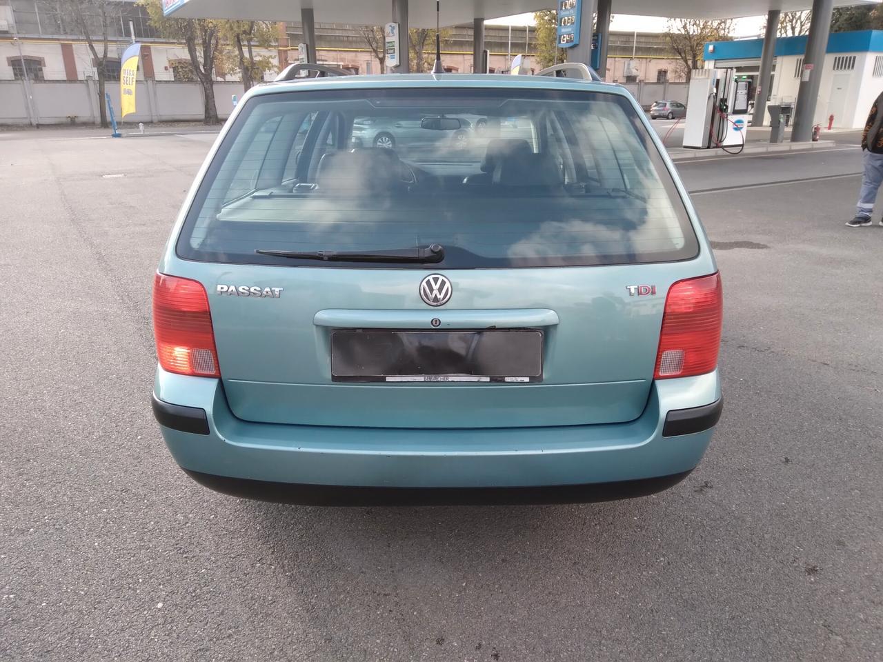 Volkswagen Passat 1.9 TDI/115 CV cat Var. H.line x neopatentati