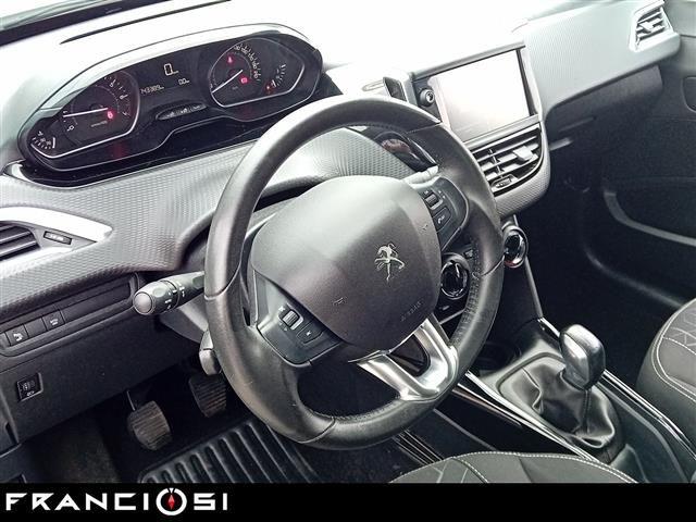 PEUGEOT 2008 1.2 PureTech Style