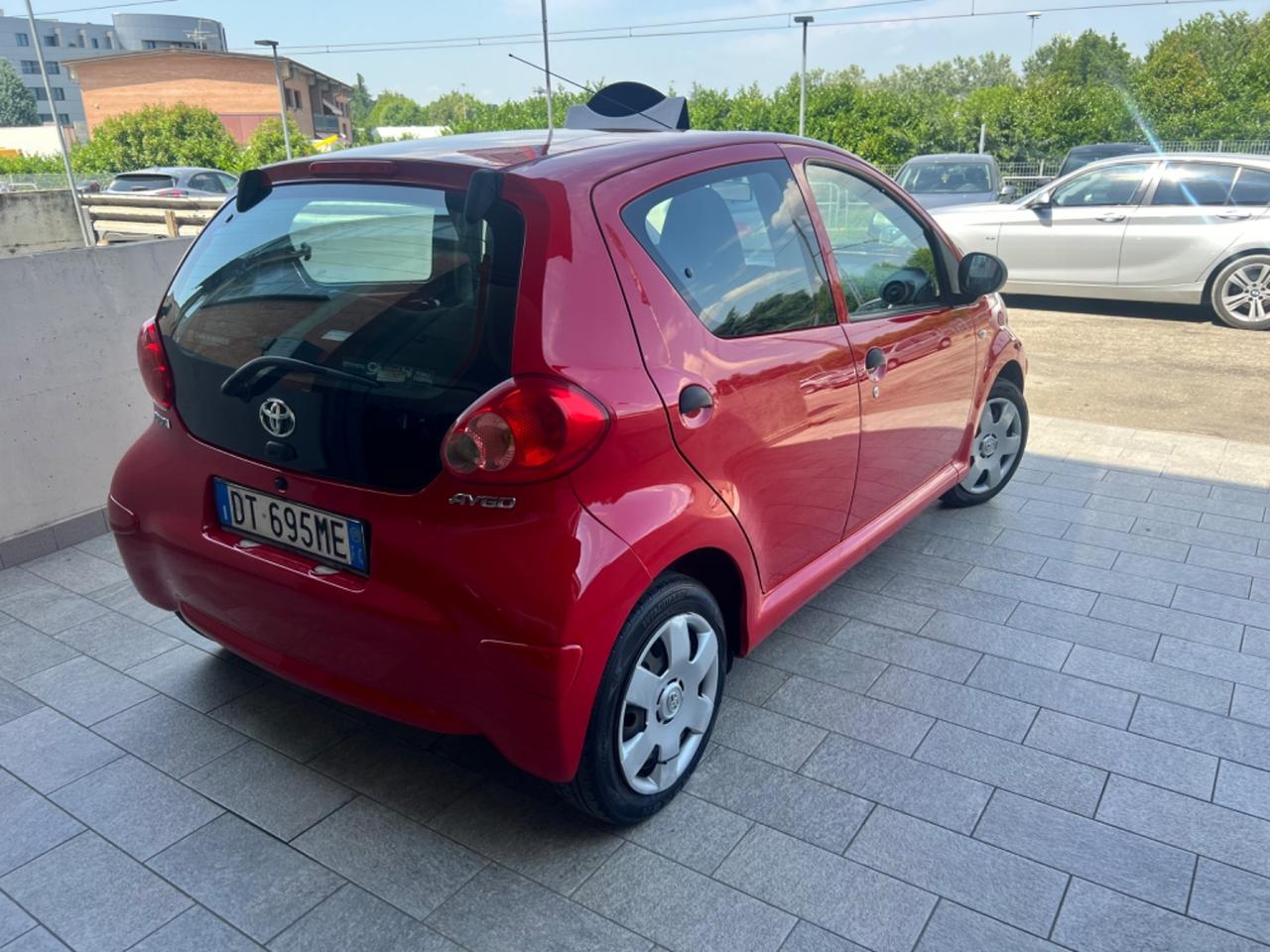 Toyota Aygo 1.0 12V VVT-i 5 porte Sol