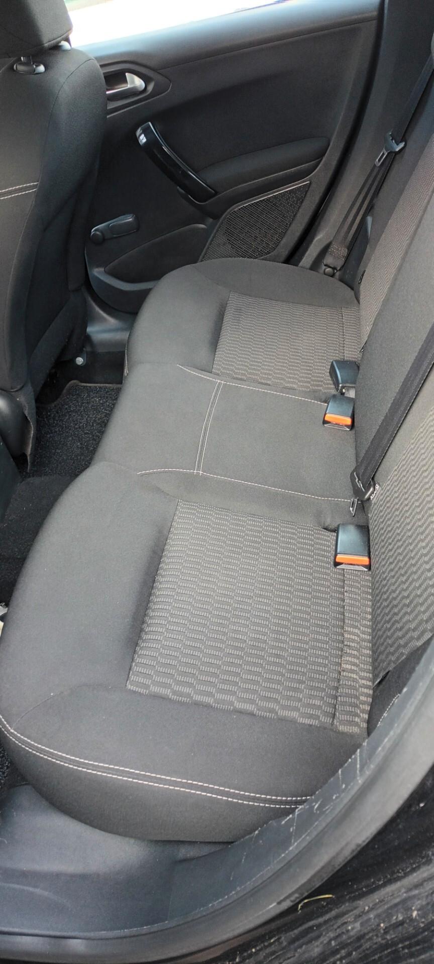 Peugeot 208 BlueHDi 75 5 porte Allure