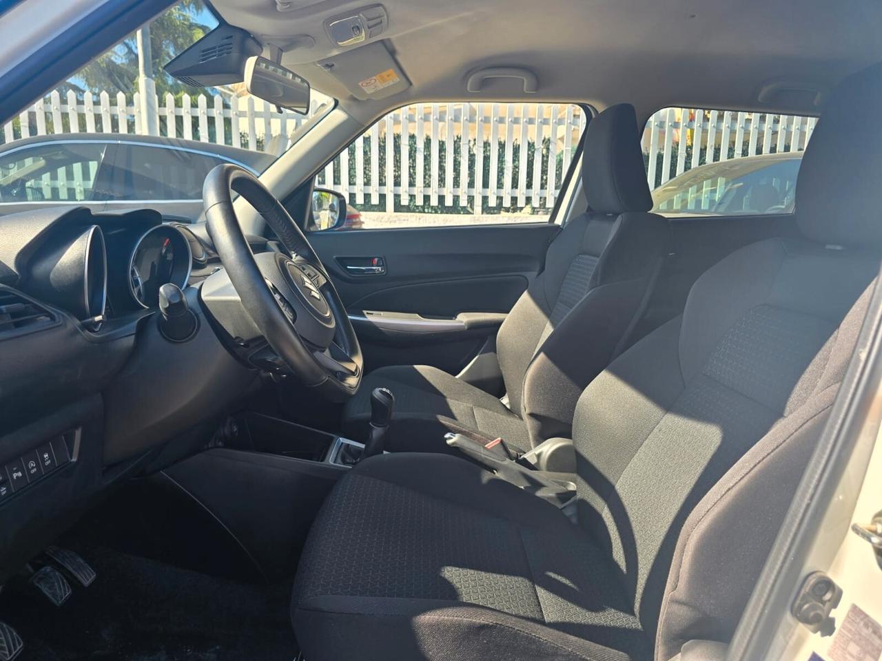 SUZUKI SWIFT 1.2 HYBRID 83CV TOP EDITION FULL PERLATO