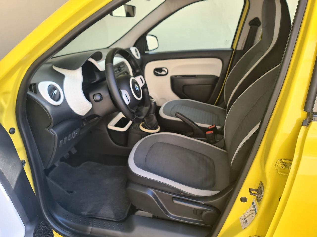 Renault Twingo 1.0 SCe Live - unicoprop.