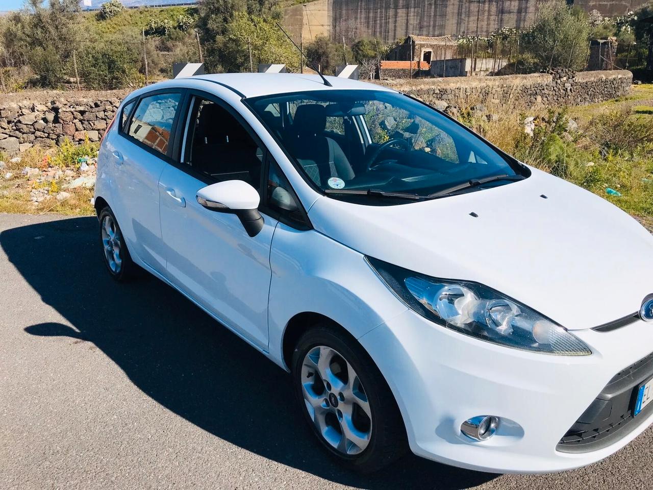 Ford Fiesta Ikon 1.4 TDCi 70CV 5 porte