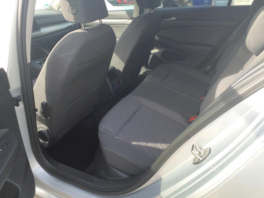 Volkswagen Golf 1.0 eTSI DSG Move LED Performance, Navi, Retrocamera, Sedili riscaldati