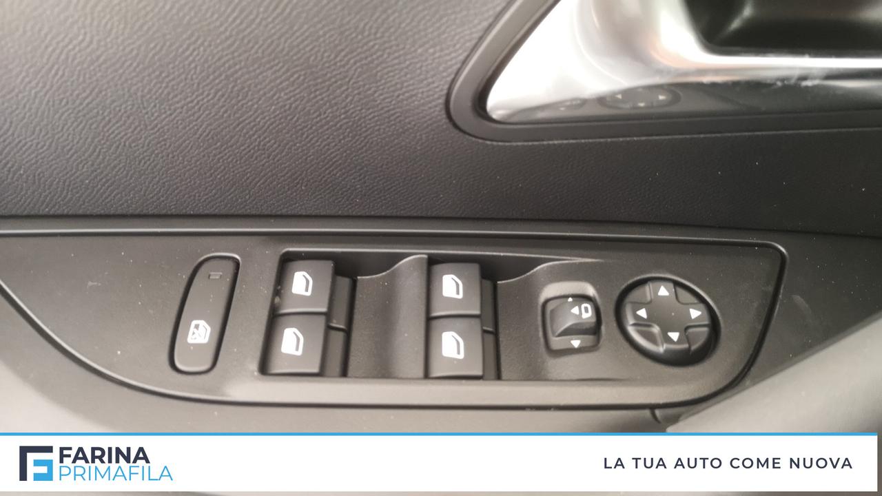 PEUGEOT 2008 1.2 hybrid Allure 136cv e-dcs6