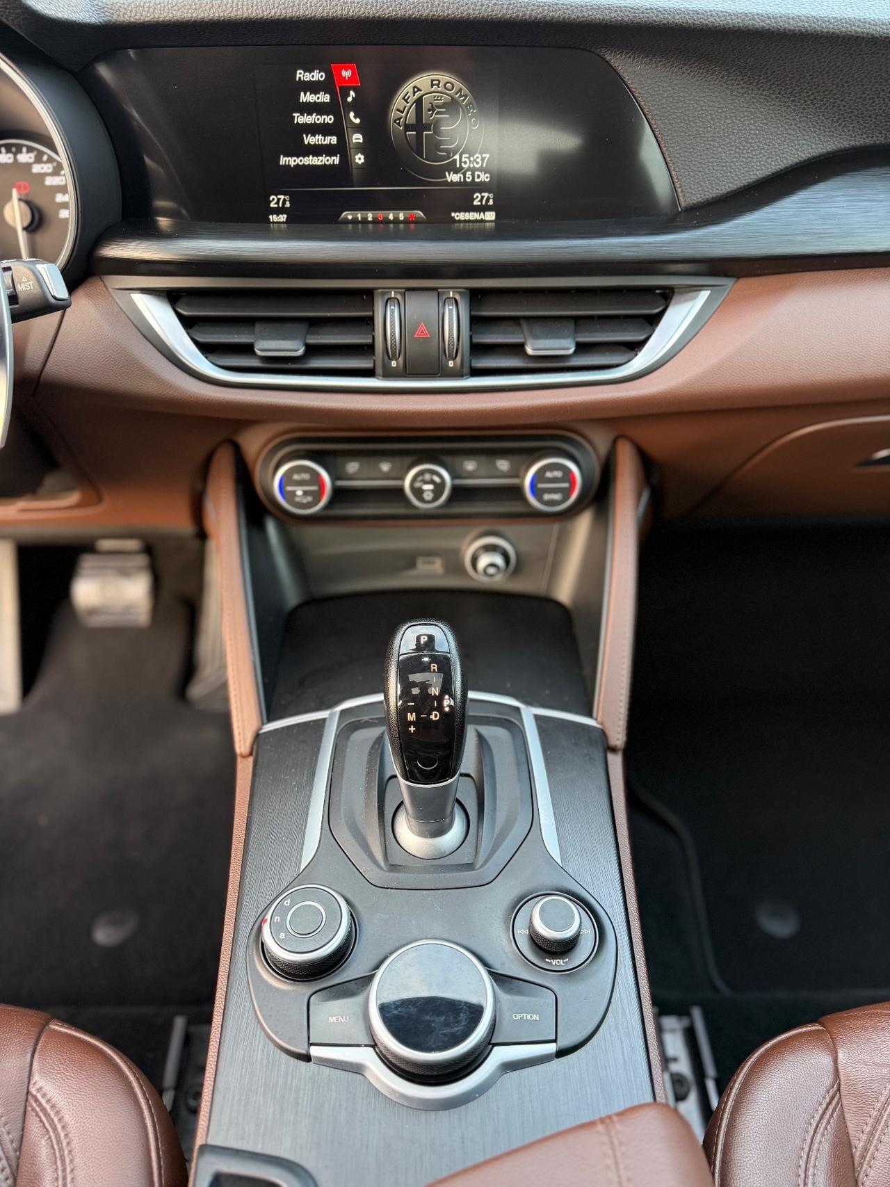 Alfa Romeo Stelvio 2.2 Turbodiesel 210 CV AT8 Q4 Executive