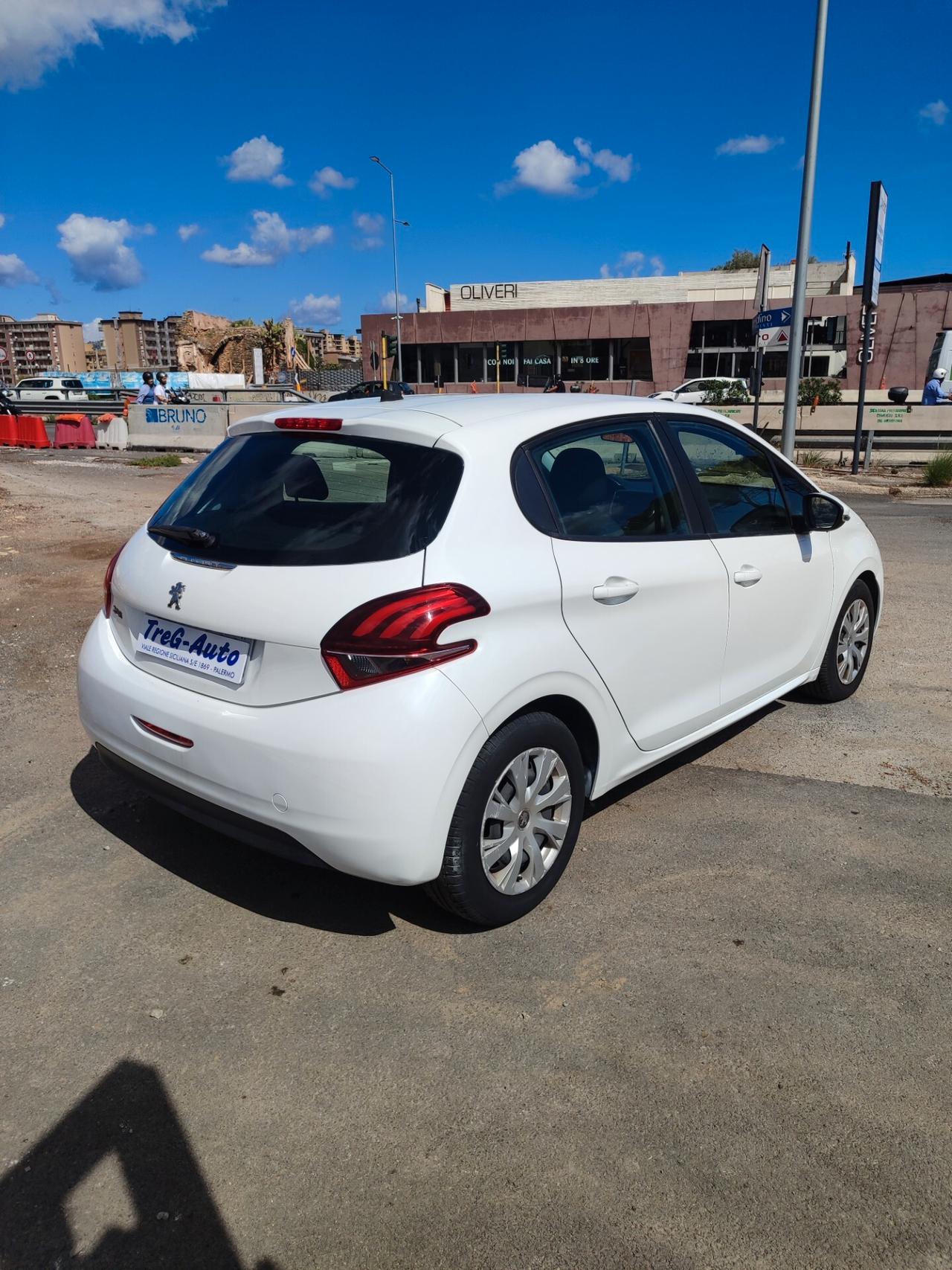 Peugeot 208 BlueHDi 75 5 porte Allure