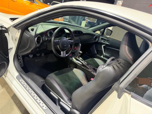 TOYOTA GT86 2.0 PERLA WHITE CERCHI IN SEDE