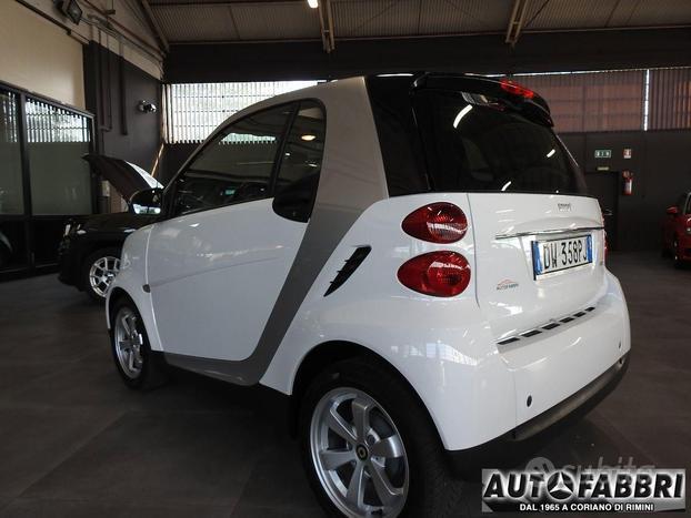 SMART - Fortwo - 1000 52 kW MHD coupé pulse-