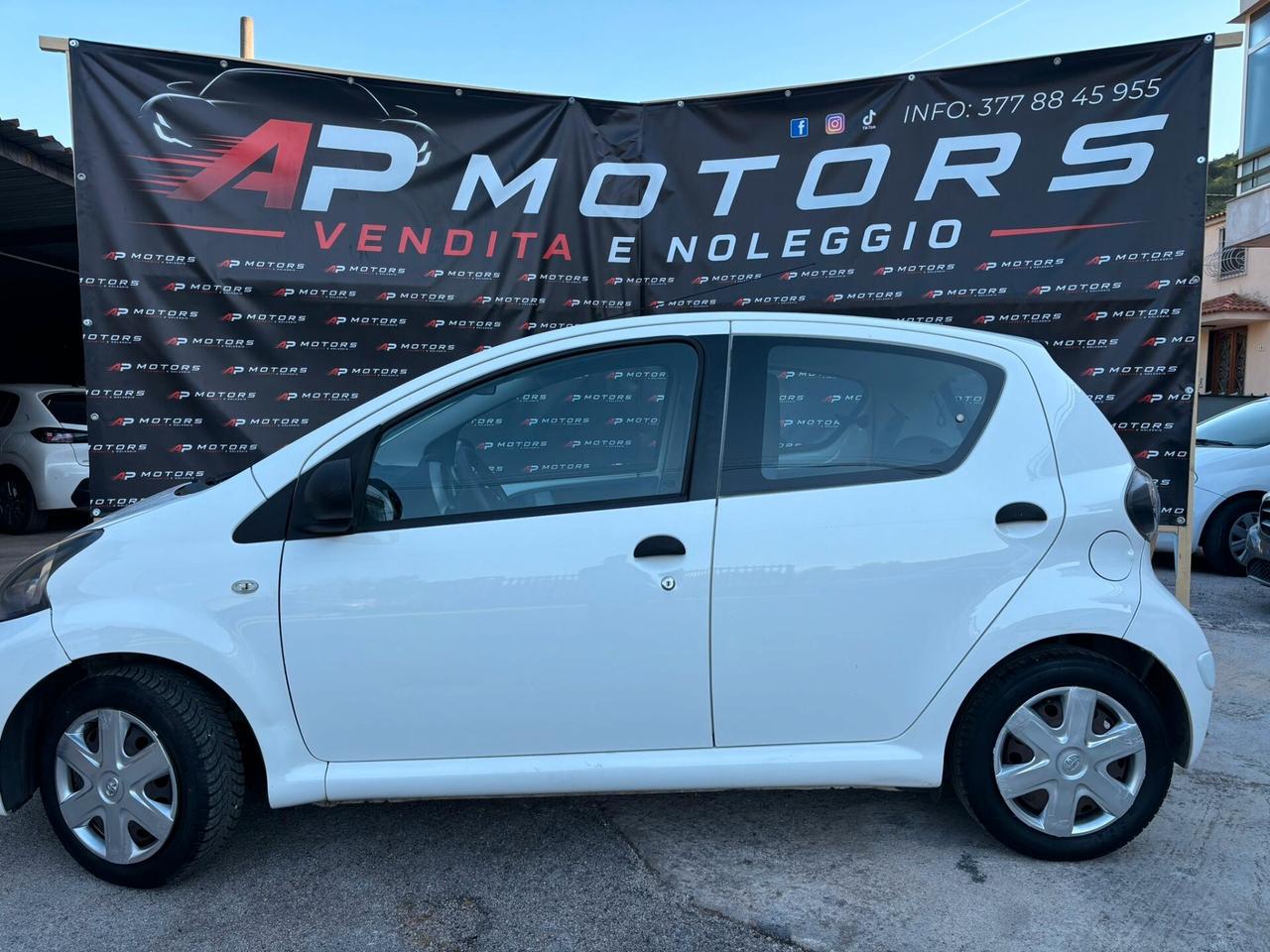 Toyota Aygo 1.0 12V VVT-i 5 porte Now Connect