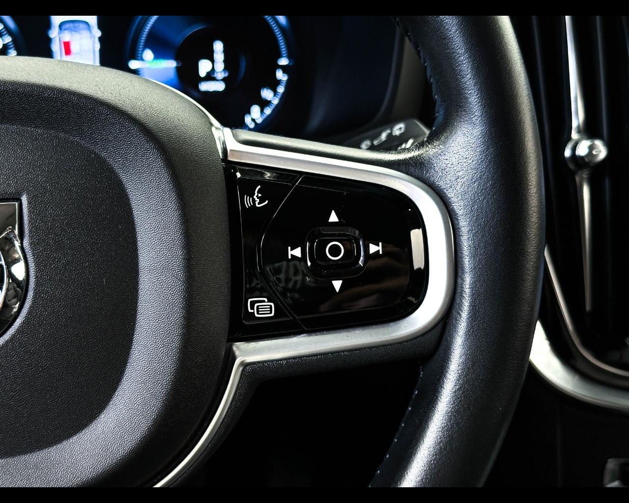 VOLVO V60 T6 Recharge AWD Plug-in Hybrid Inscription