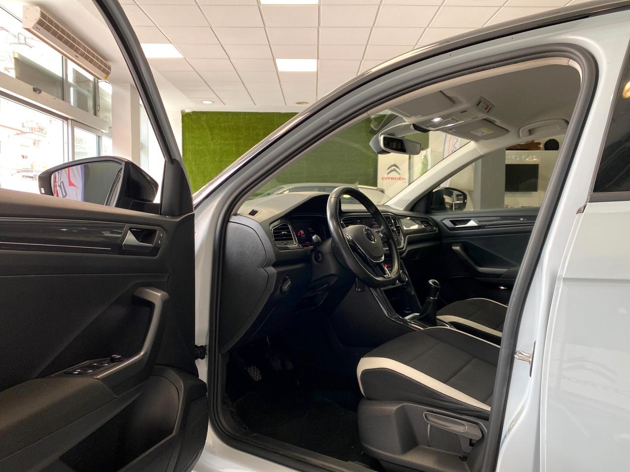 Volkswagen T-Roc 1.6 TDI 116CV Advanced 18” LED Navi Camera