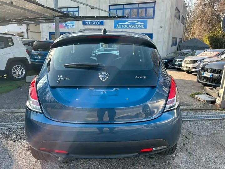 Lancia Ypsilon 1.0 FireFly 5 porte S&S Hybrid Silver Plus