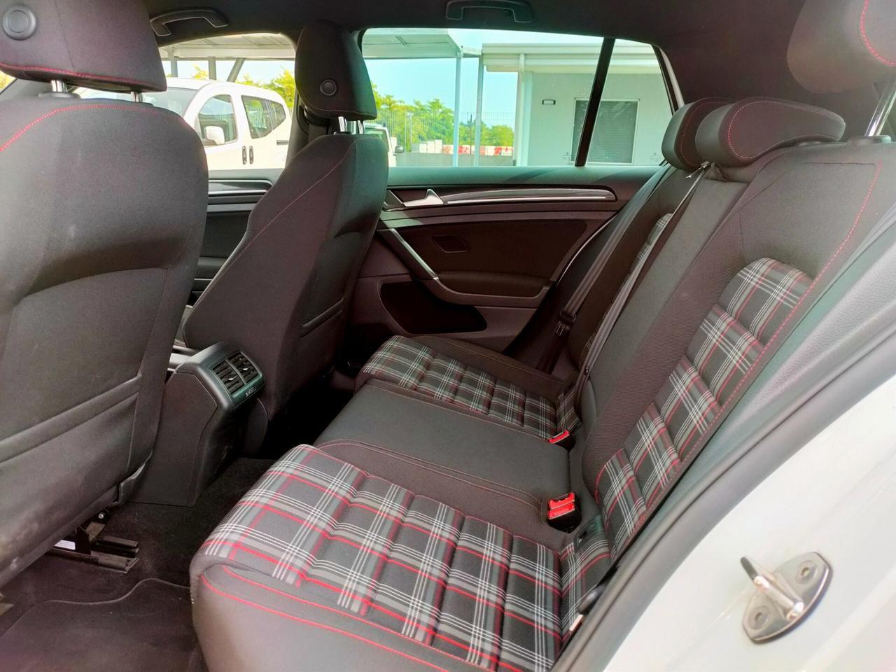 Volkswagen Golf GTI Performance 2.0 TSI 5p. dsg