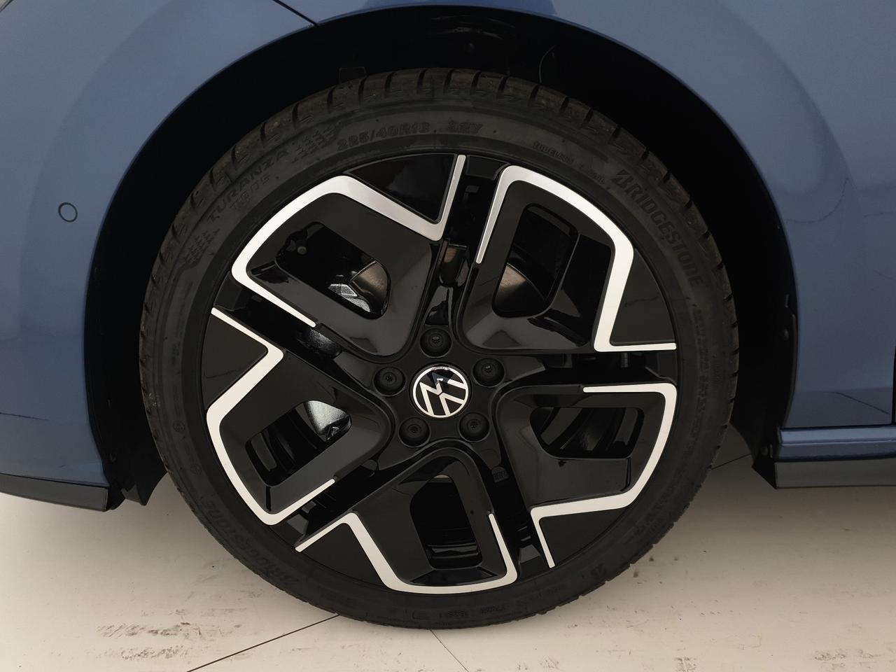 Volkswagen Golf 2.0 tdi r-line plus 150cv dsg