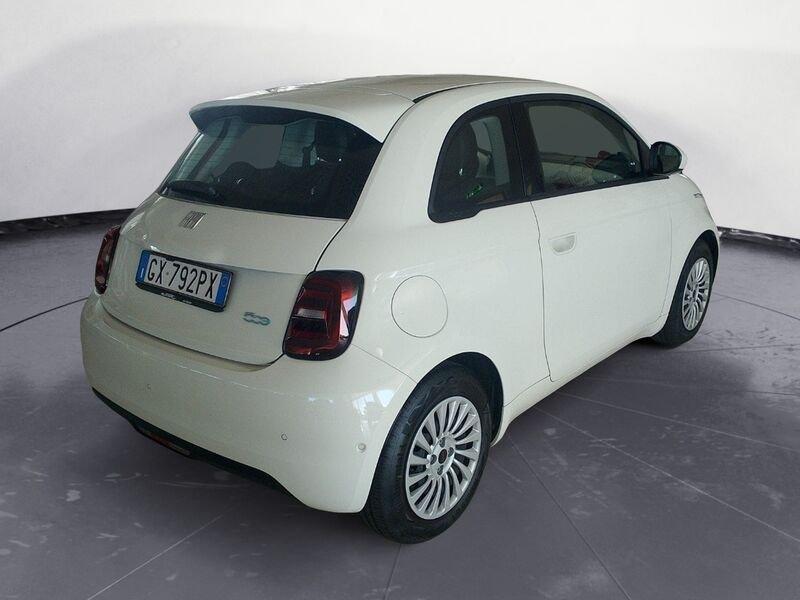 FIAT 500 Bev Hatchback My24 500e -320 Berlina