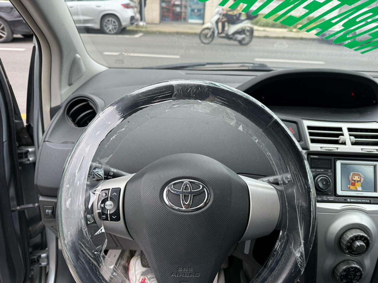 Toyota Yaris 1.0 5 porte