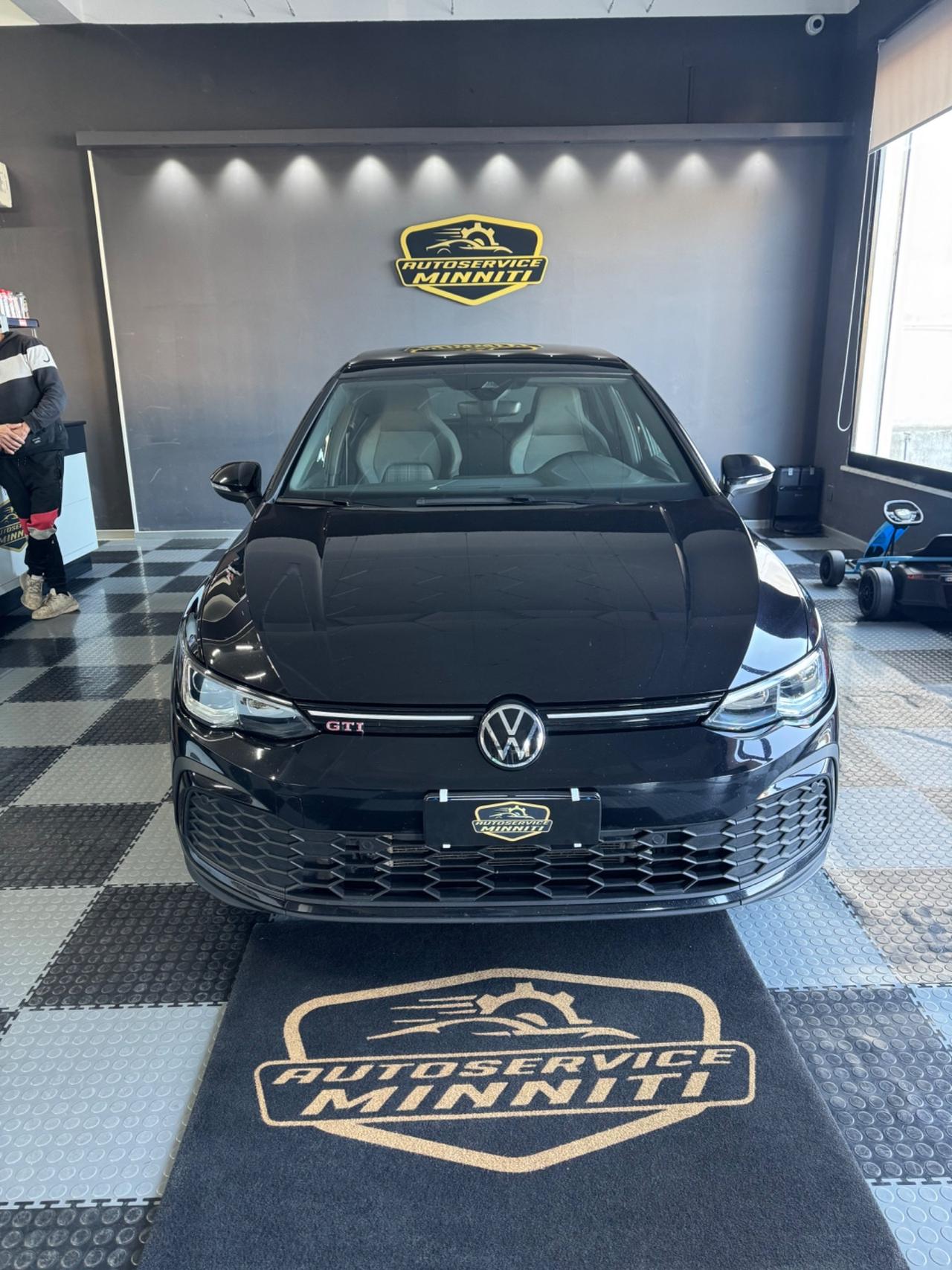 Volkswagen Golf 2.0 TSI GTI