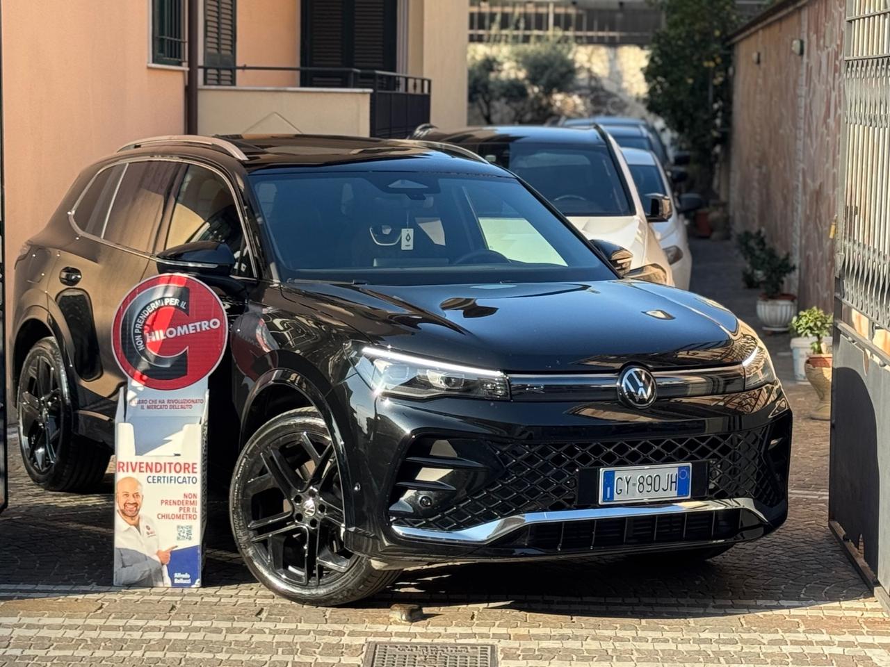 Volkswagen Tiguan 2.0 TDI 150 CV DSG R-Line TETTO IVA DEDUCIBILE