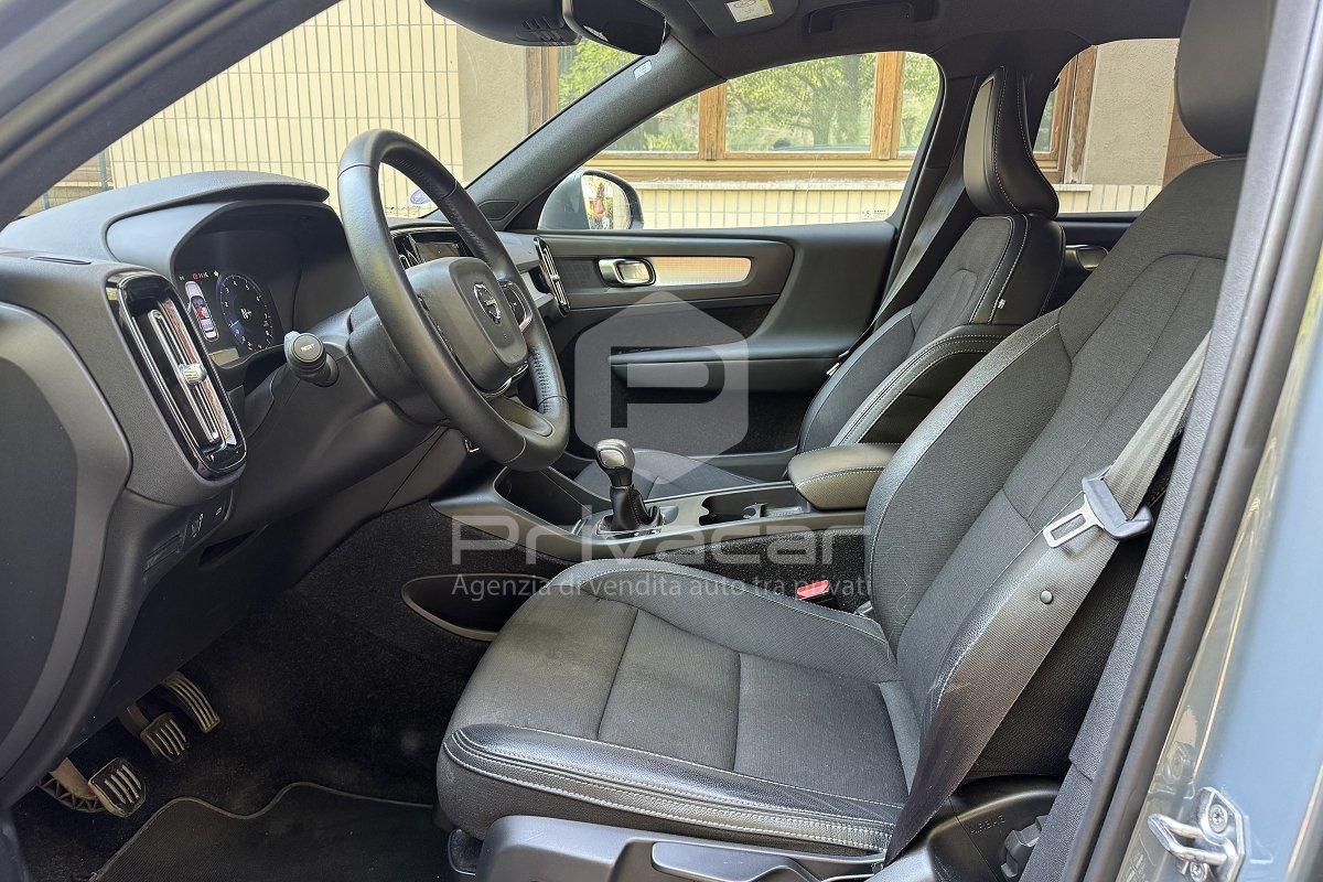 VOLVO XC40 T3 Momentum