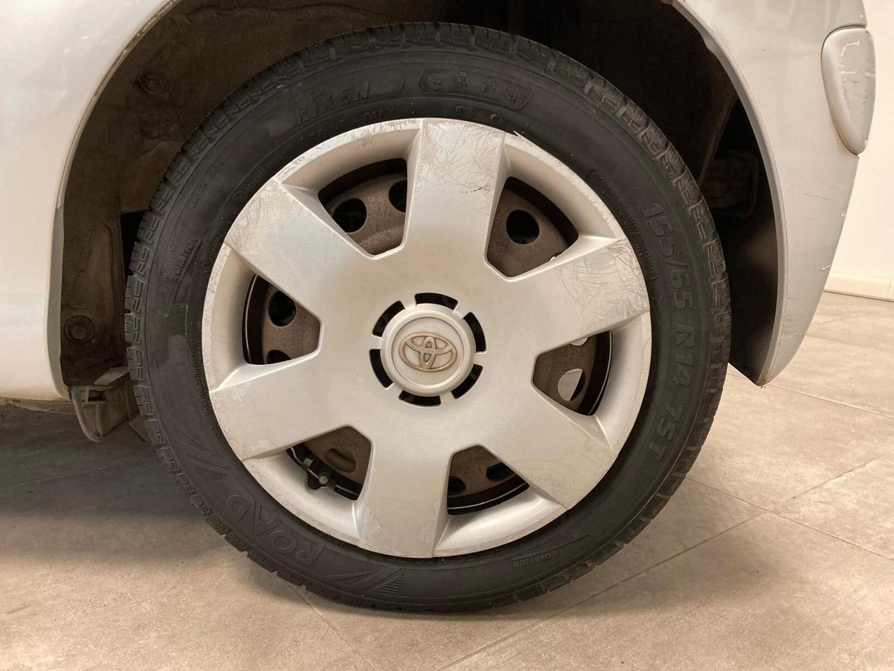 TOYOTA AYGO AUTOMATICO-OK NEOPATENTATI-85.000 KM