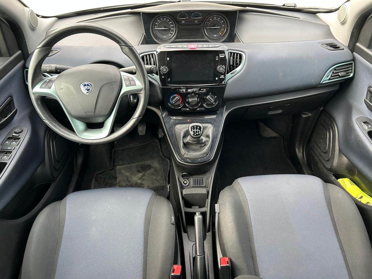 Lancia Ypsilon 1.0 FireFly 5 porte S&S Hybrid Gold