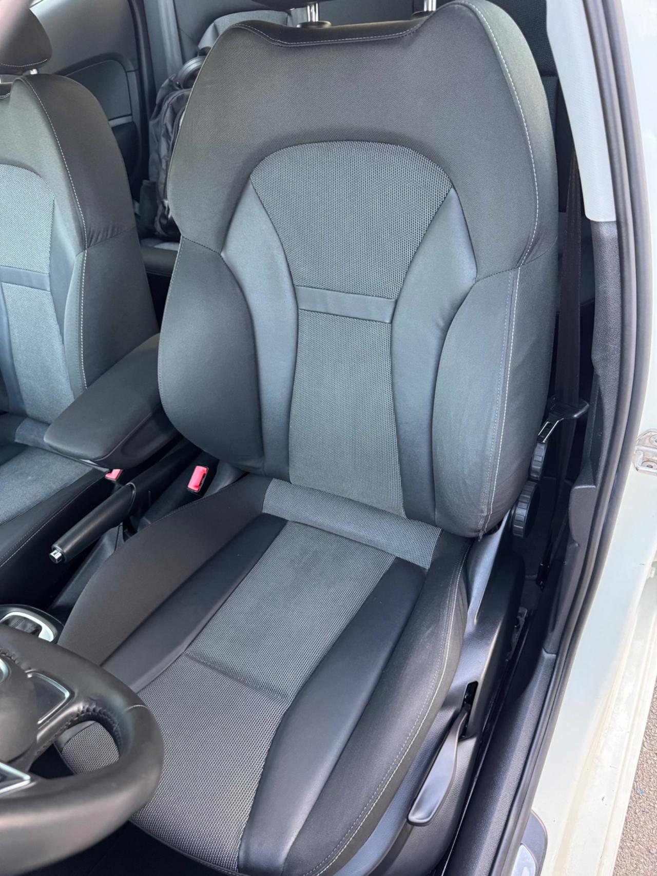 Audi A1 SPB 1.6 TDI CAMBIO AUTOMATICO/UNICOPROPRIETARIO