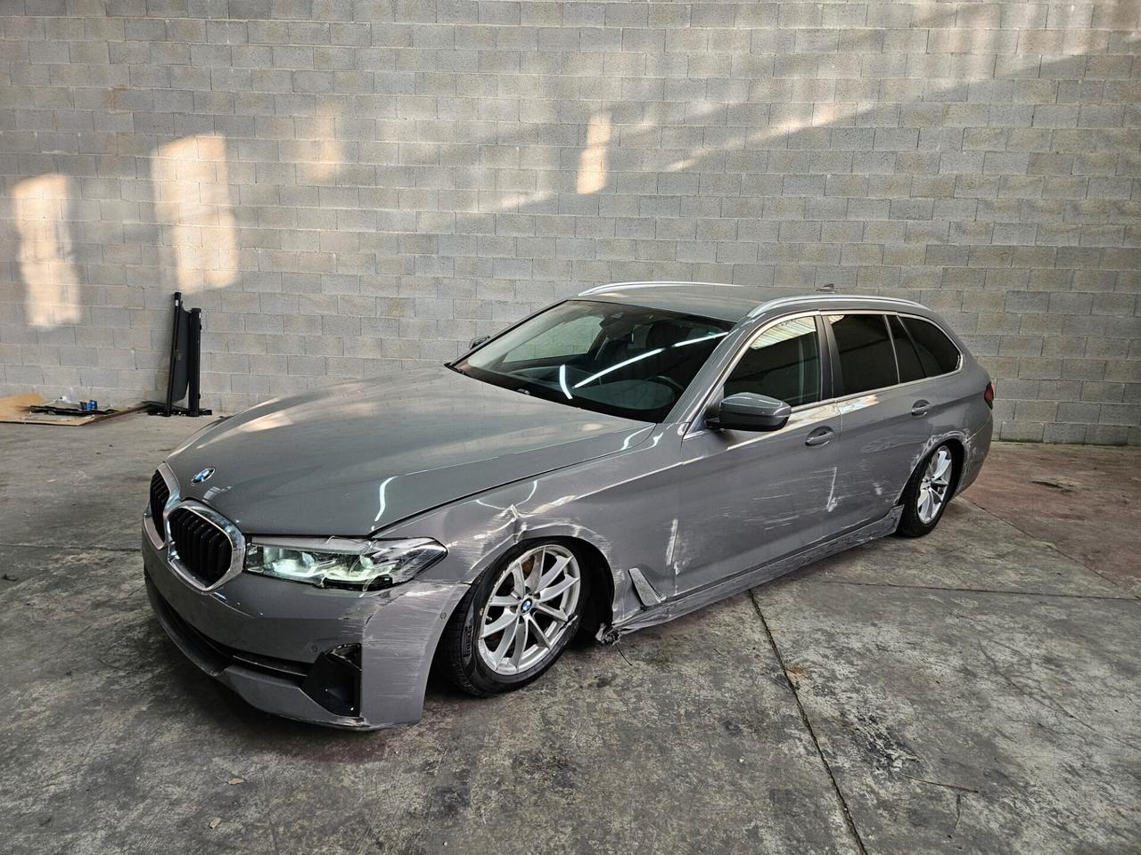 BMW 520 d Touring mhev 48V auto INCIDENTATA