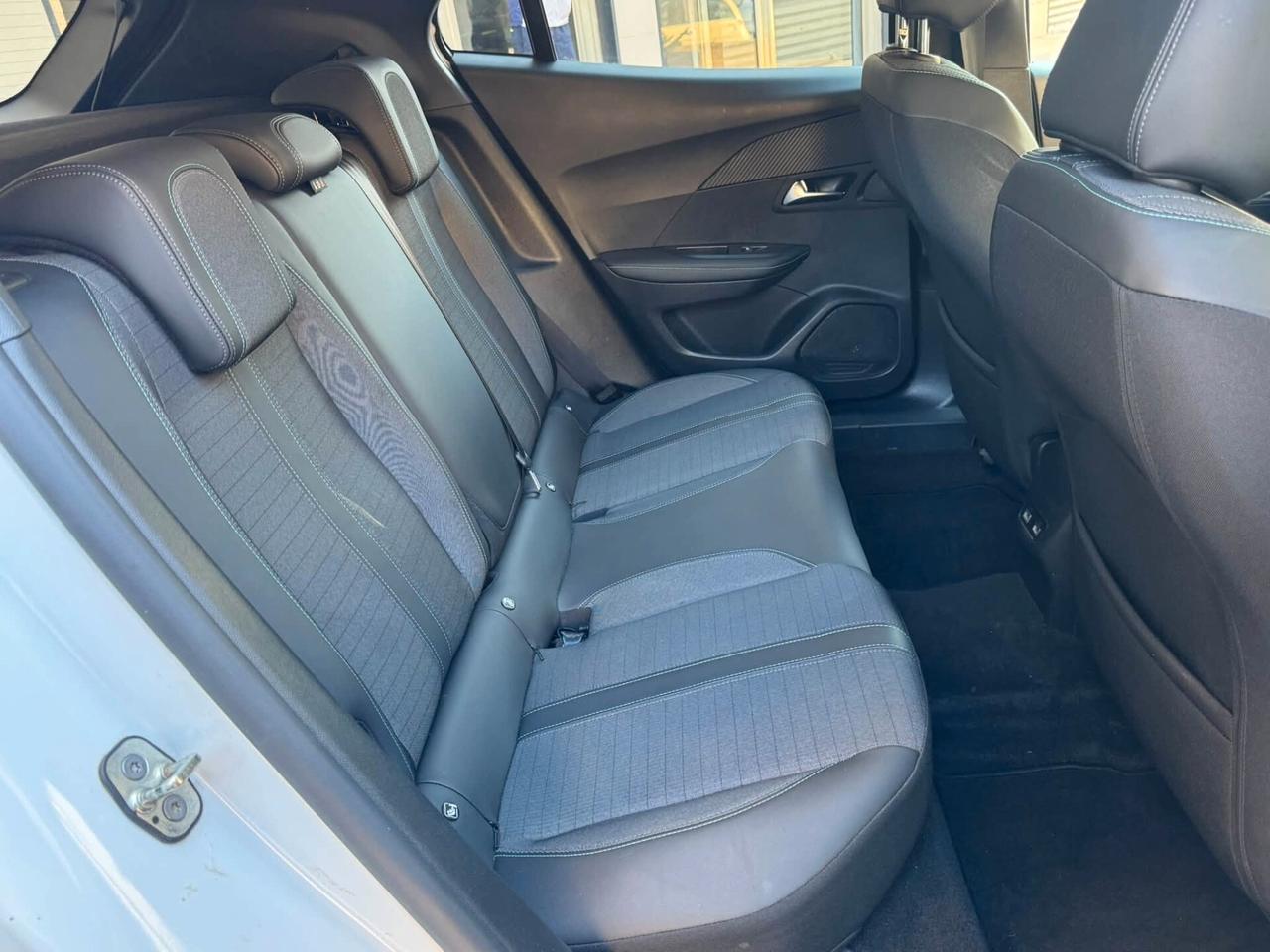 PEUGEPT 2008 1.5 HDI 110 CV. E6 ALLURE PAK PERFETTA
