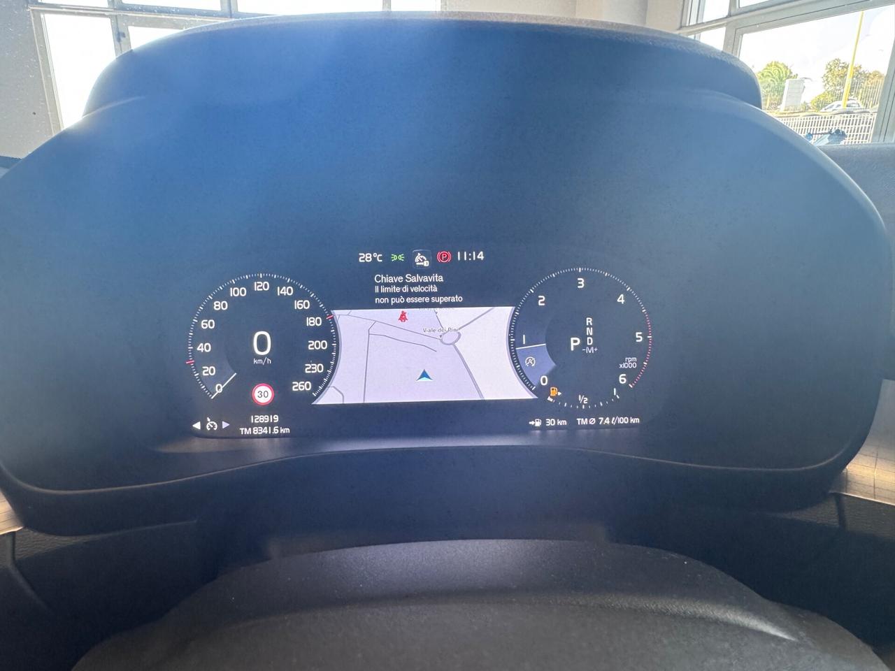VOLVO XC40 D3 R DESIGN MOMENTUM MY2020