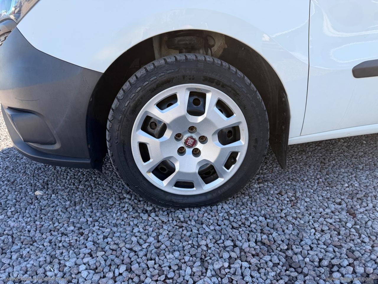 FIAT Doblò 1.6 MJT 120CV MAXI 3 POSTI NAVI RETROCAMERA CLIMA AUTOMATICO