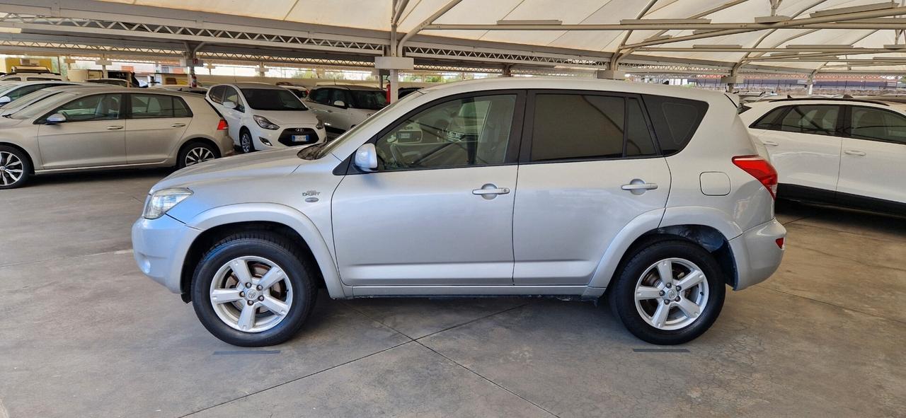 Toyota RAV4 2.2 D-4D 177cv Luxury