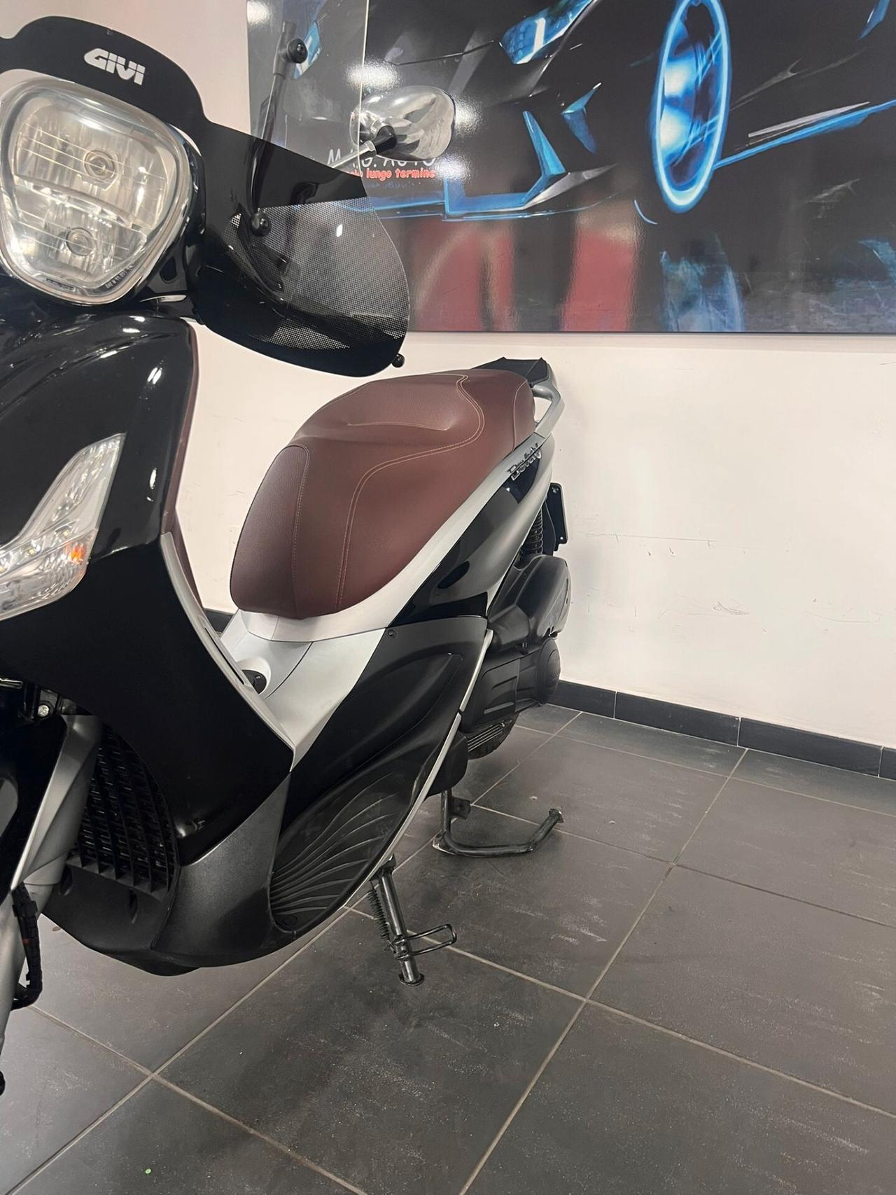 Piaggio Beverly 300