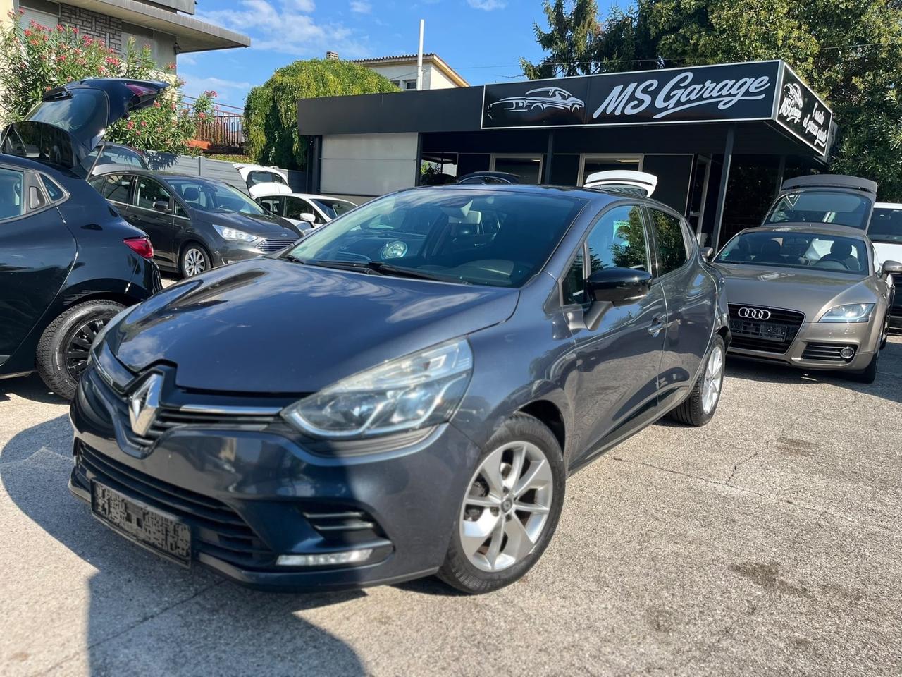 Renault Clio 1.2 75CV Neopatentati