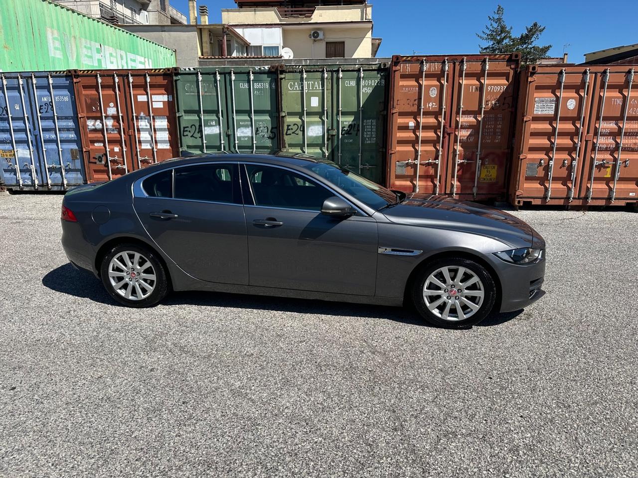 Jaguar XE 2.0 D Turbo aut. Pure PELLE NAVI