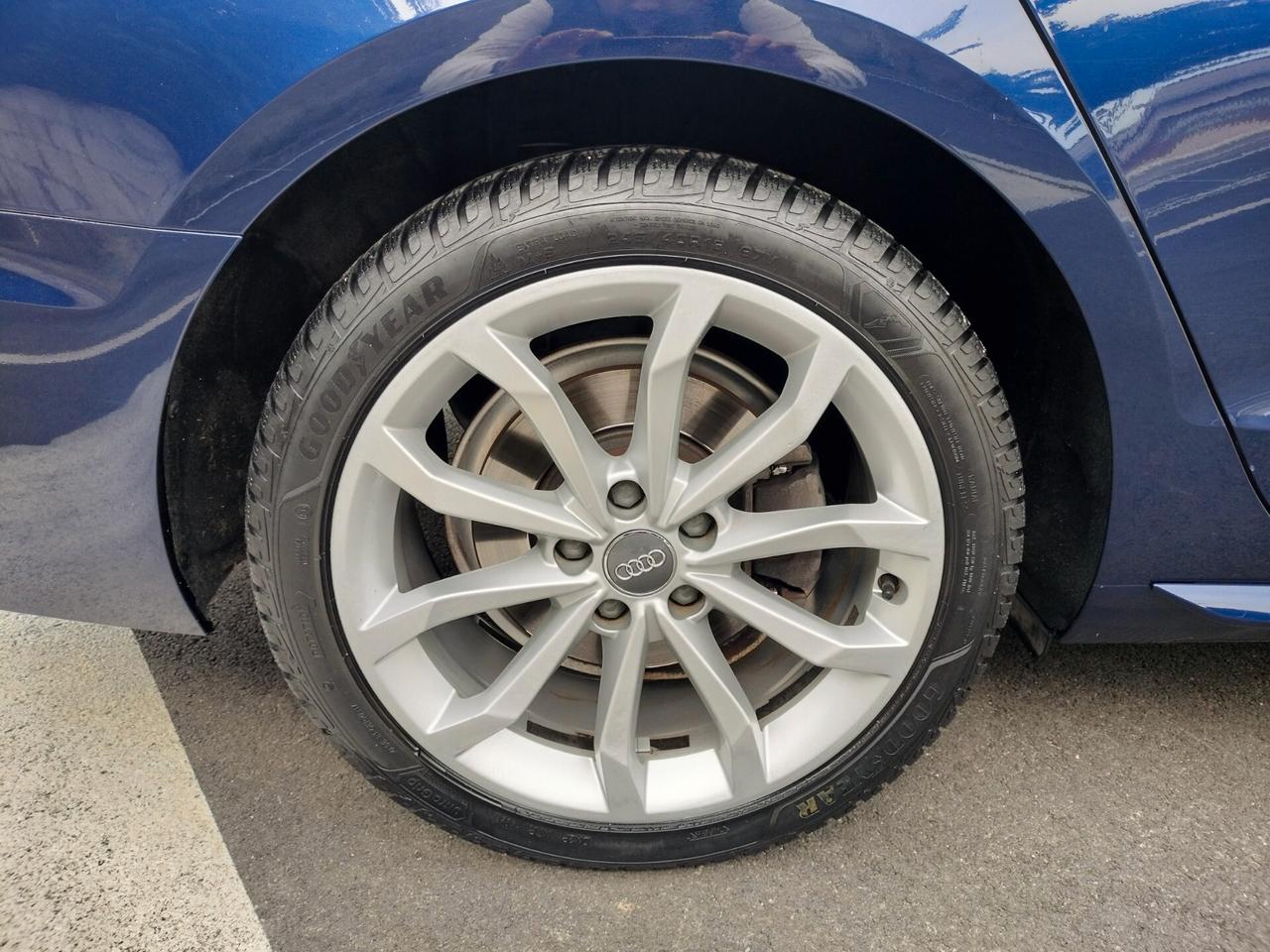 Audi A4 40 TDI S tronic line edition