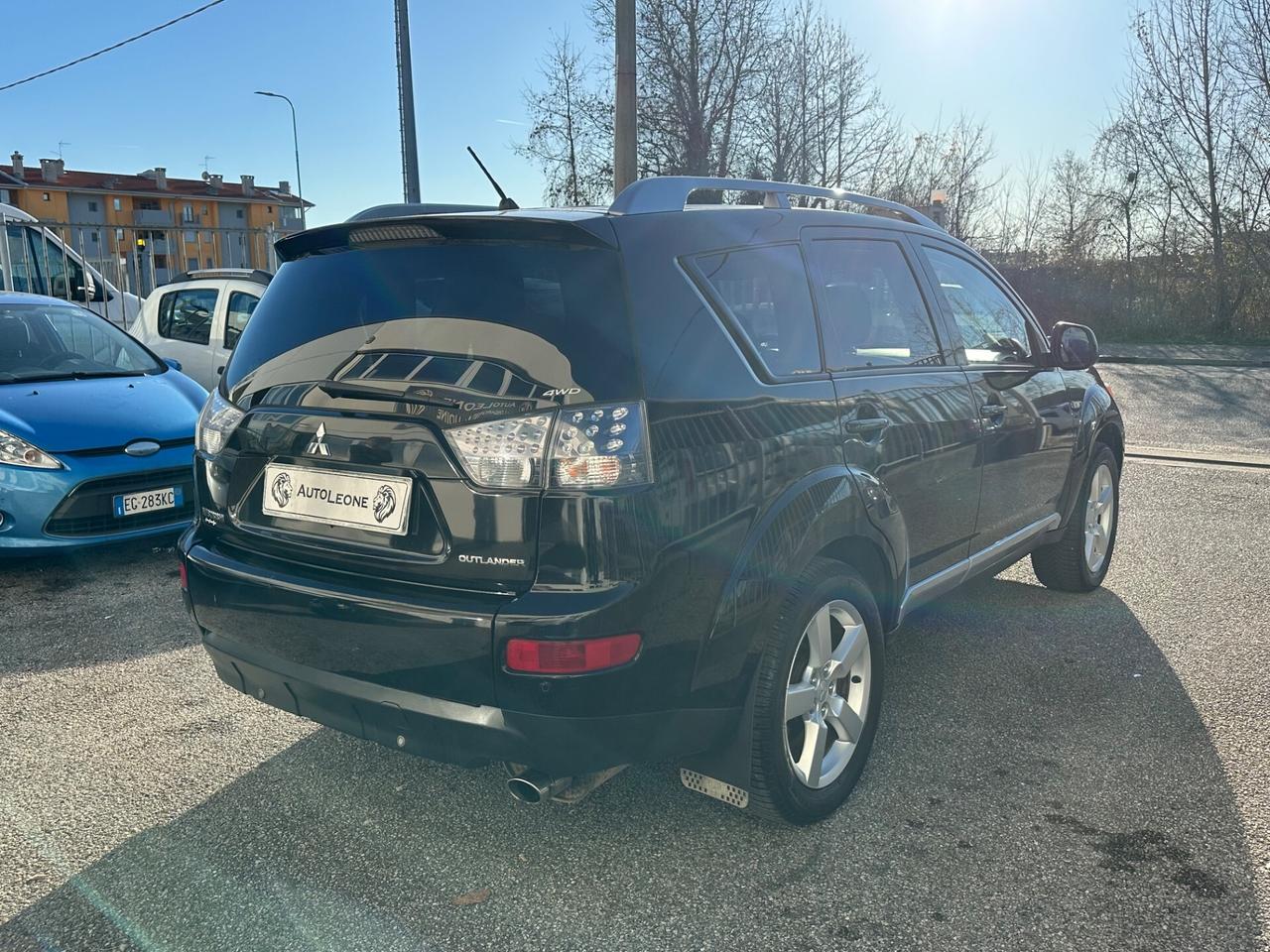 Mitsubishi Outlander 2.4 MIVEC Instyle 7 p.ti
