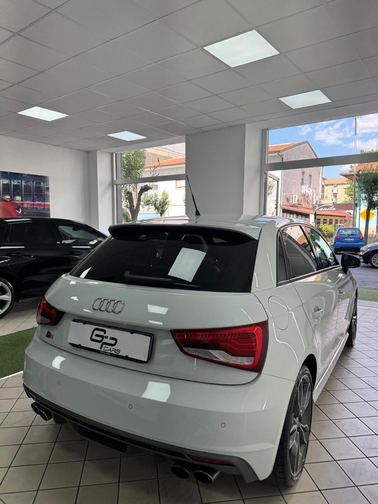 Audi A1 S1 2.0 TFSI quattro