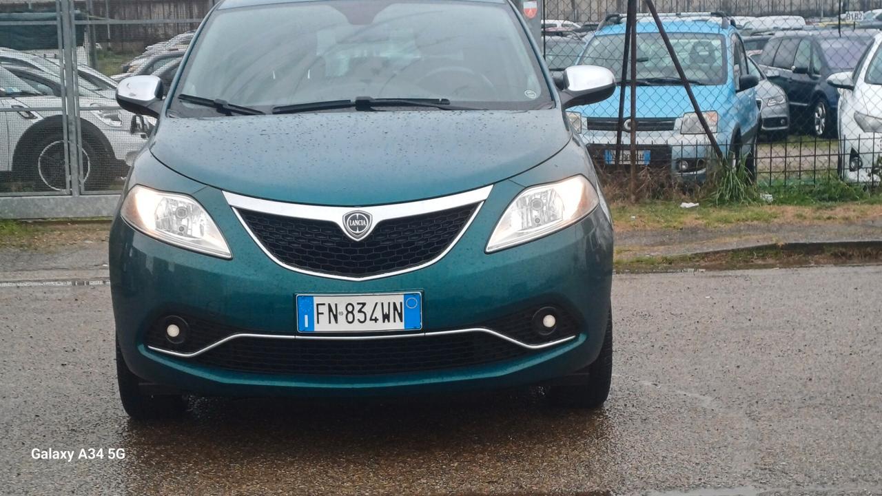 Lancia Ypsilon 1.2 69 CV 5 porte S&S Platinum