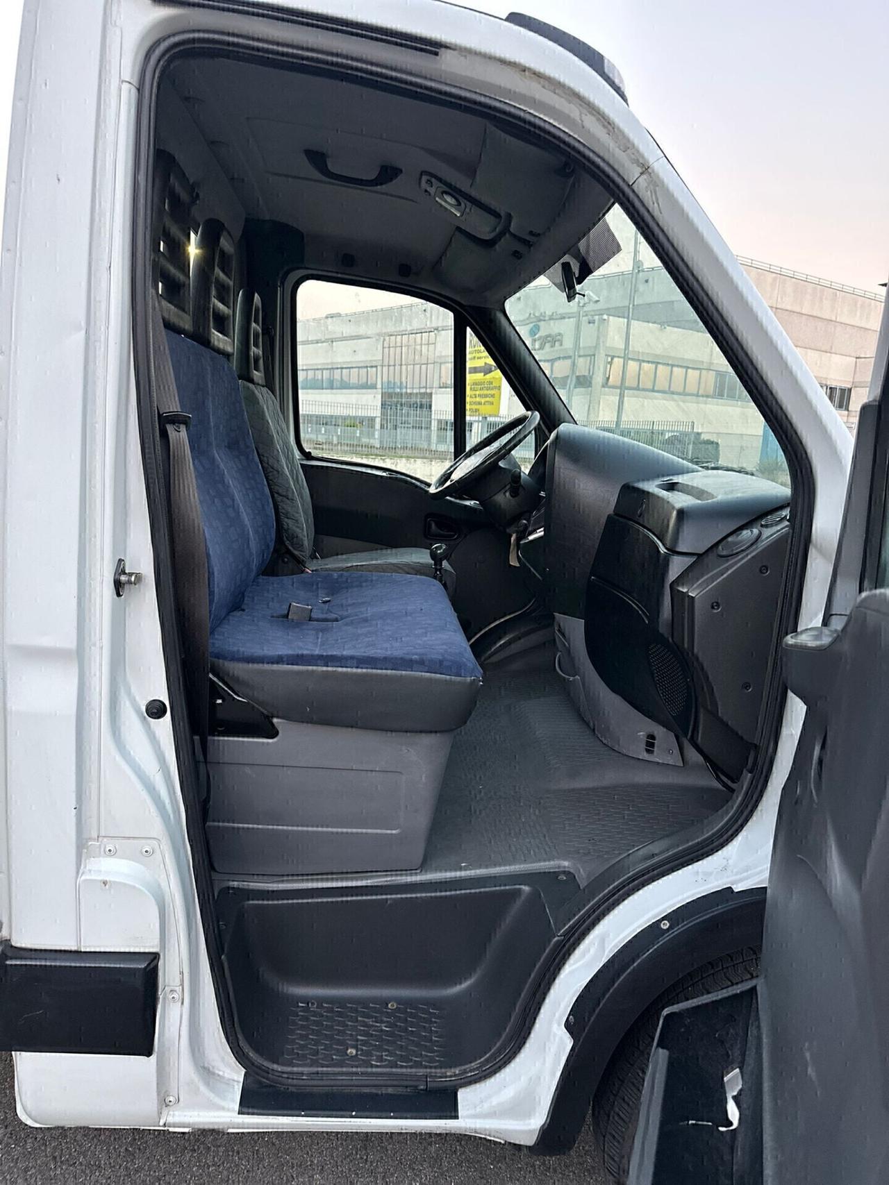 Iveco Daily modello 35c17 con cassone