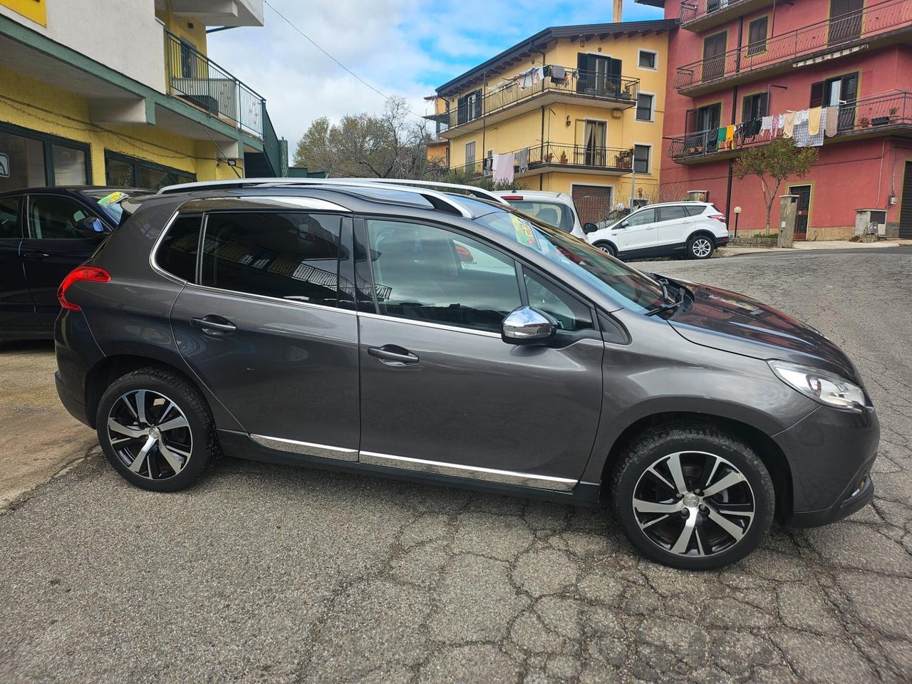 Peugeot 2008 BlueHDi 100 Allure